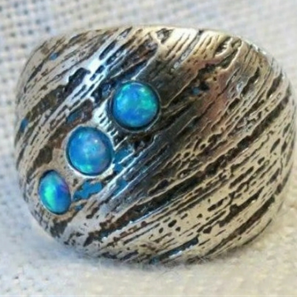 VINTAGE GENUINE ISRAEL TEXTURED FIRE OPAL RING